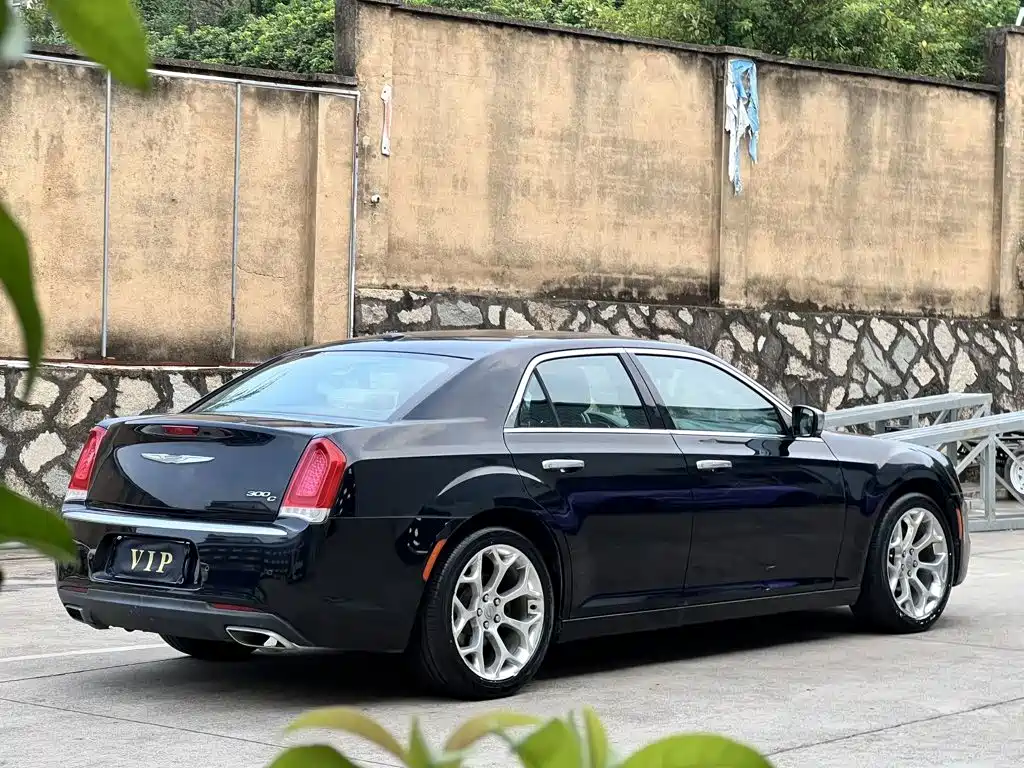 Chrysler 300C (Import) 2016 2016 3.0L Beyond Edition