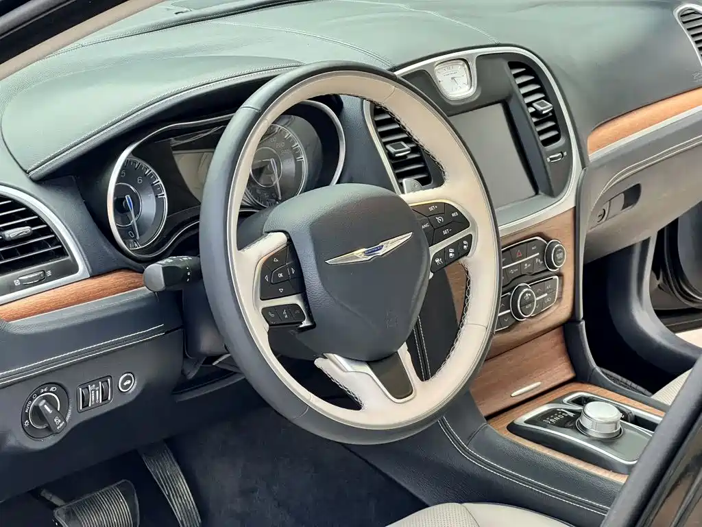 Chrysler 300C (Import) 2016 2016 3.0L Beyond Edition