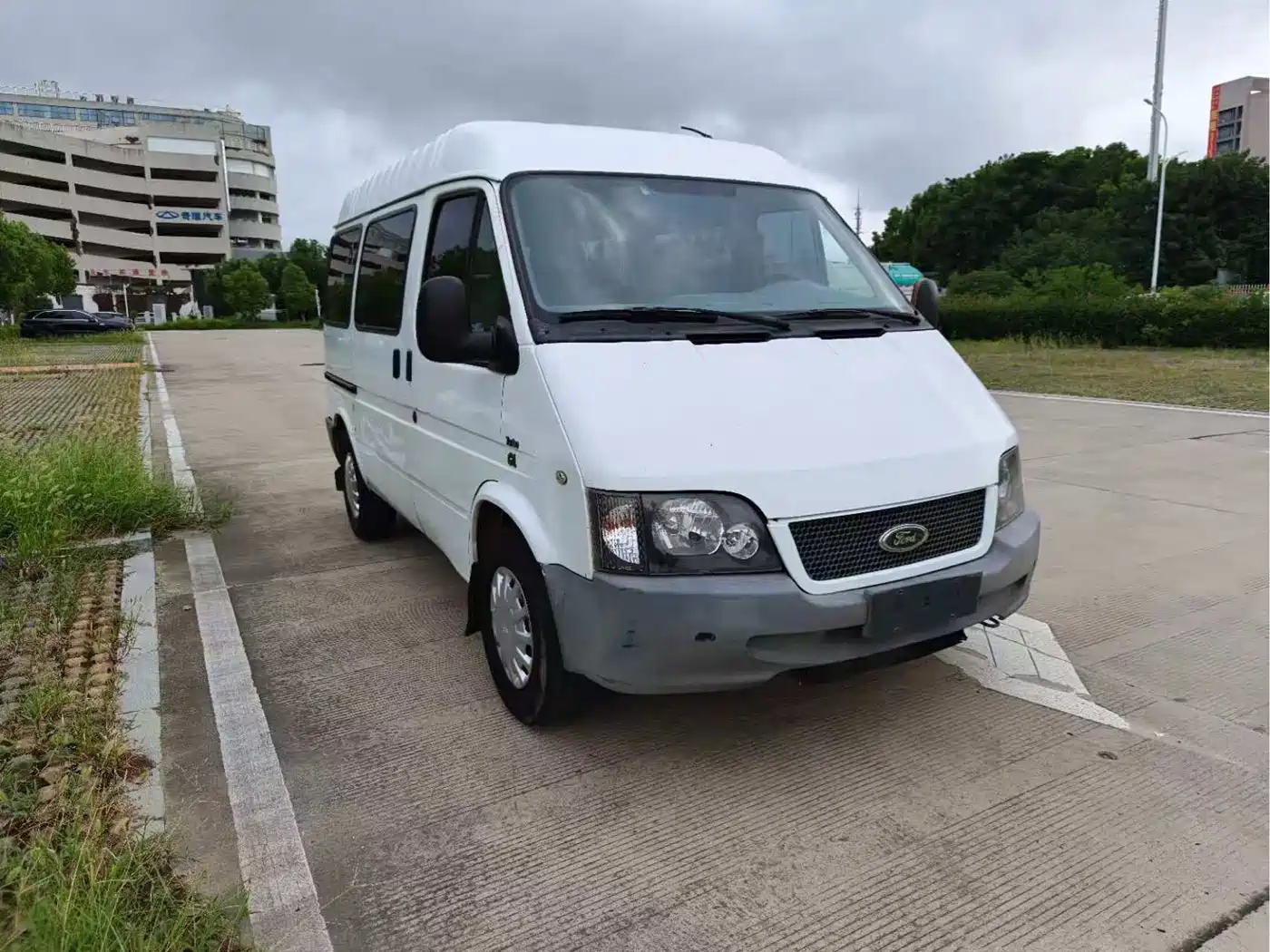 Ford Classic Transit 2016 2016 Model 2.8T Diesel Short Wheelbase 6-Seat Medium Roof Multi-Purpose Vehicle JX493ZLQ4