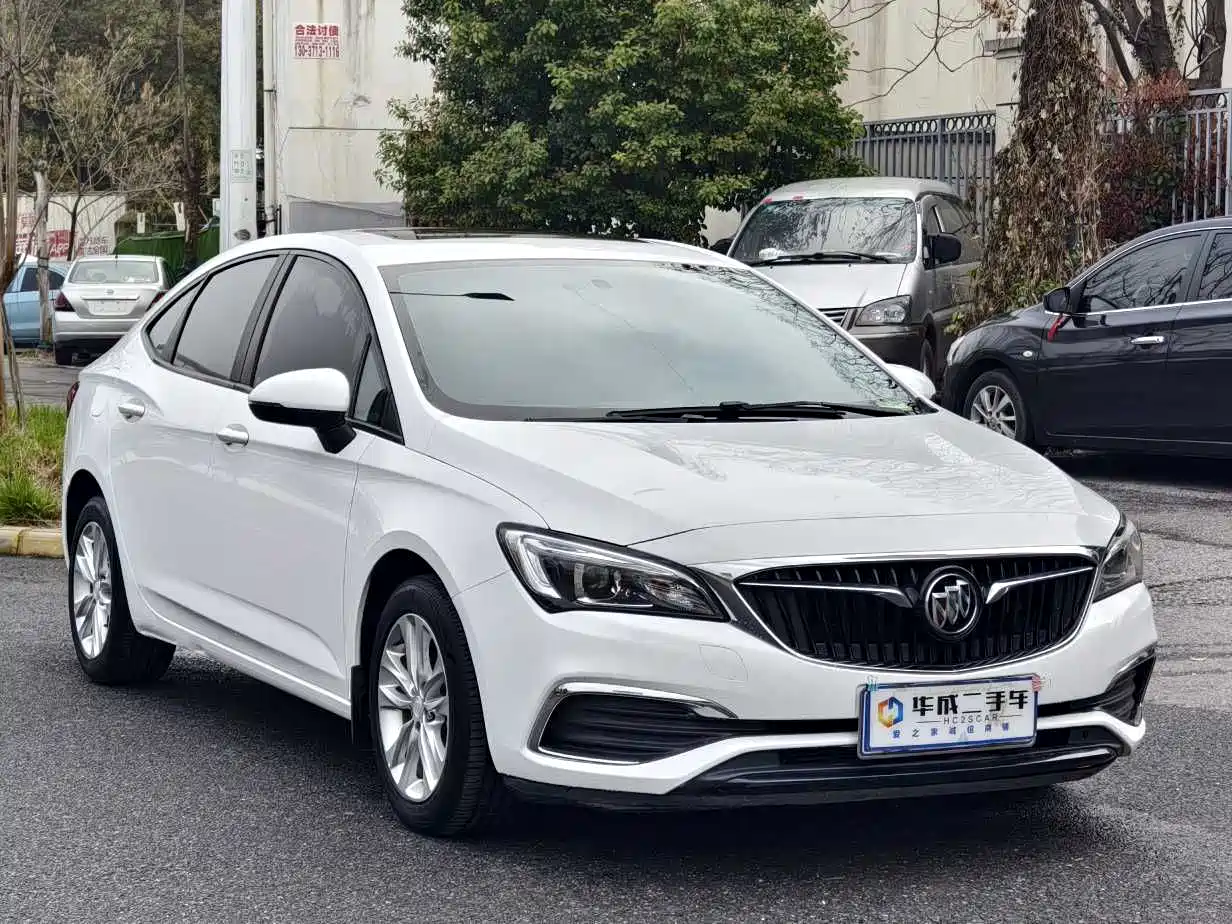 Buick Verano 2018 Sedan 20T Dual Clutch Leading фото 4