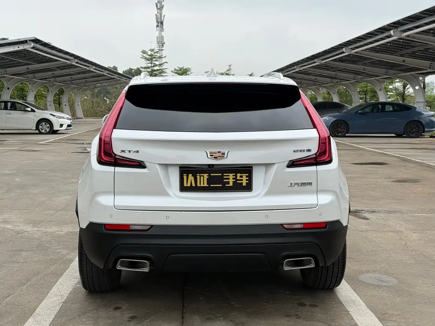 CADILLAC XT4