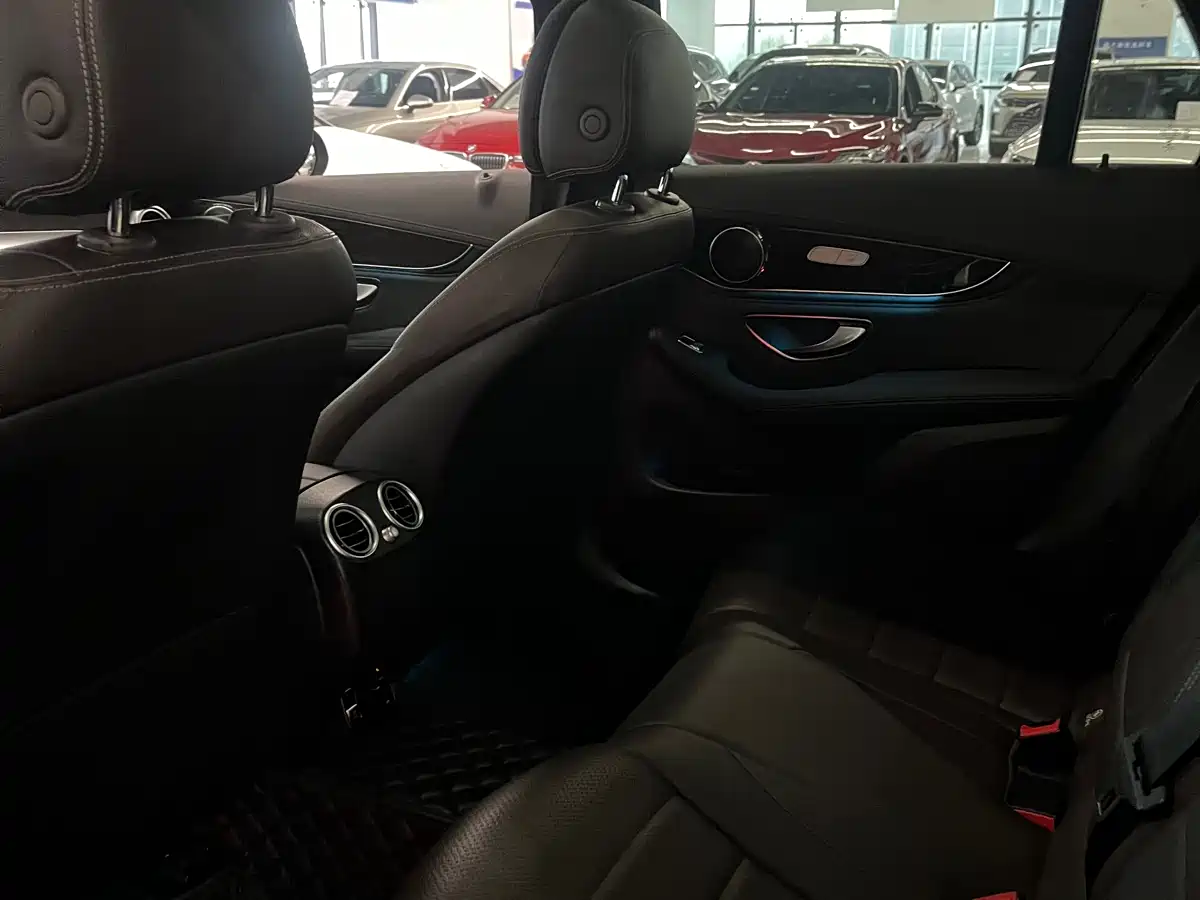 Mercedes-Benz GLC 2019 GLC 260 4MATIC Dynamic фото 10