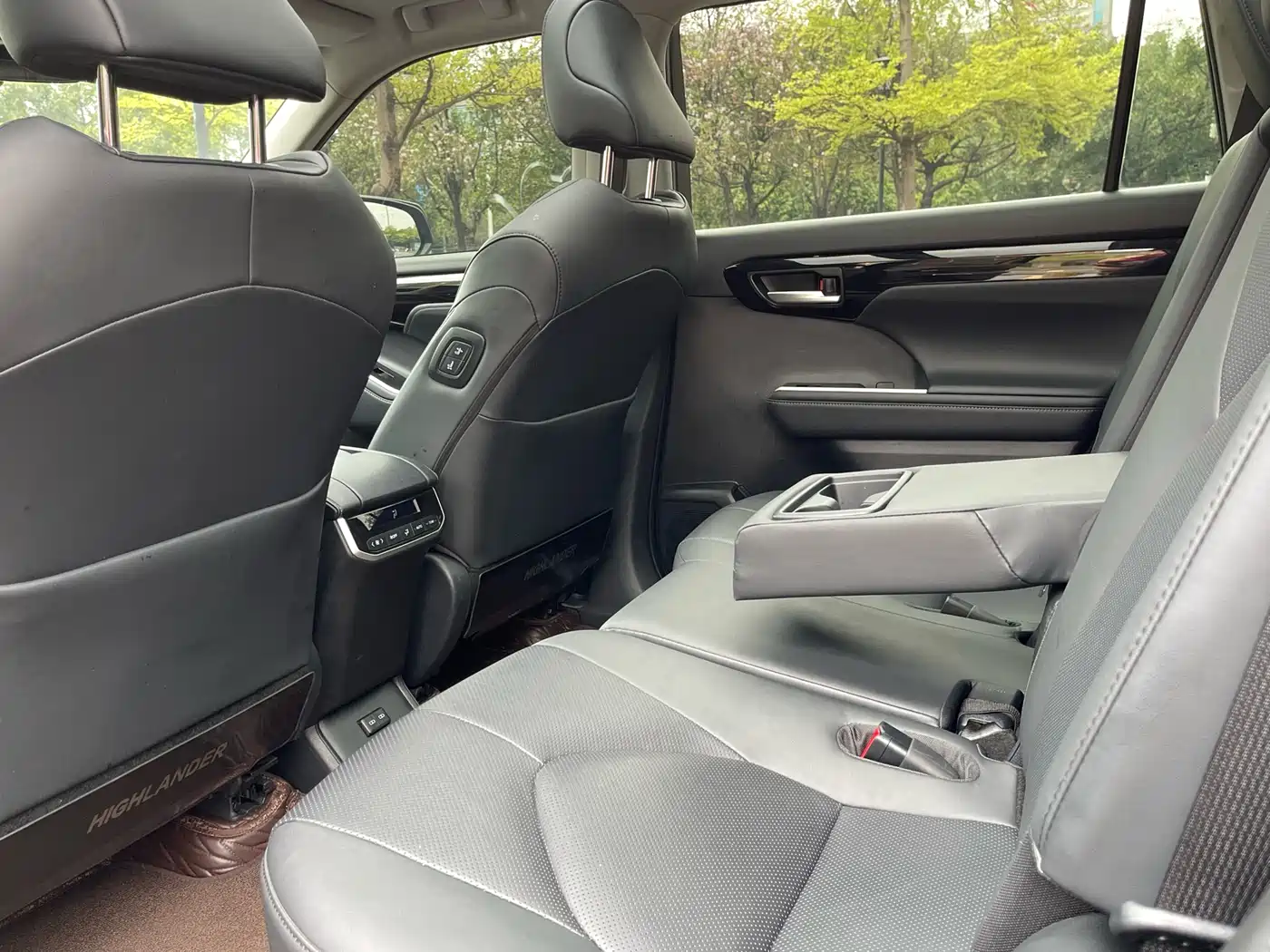Toyota Highlander 2024 2.5L Smart Hybrid 4WD Luxury 7-seater фото 20