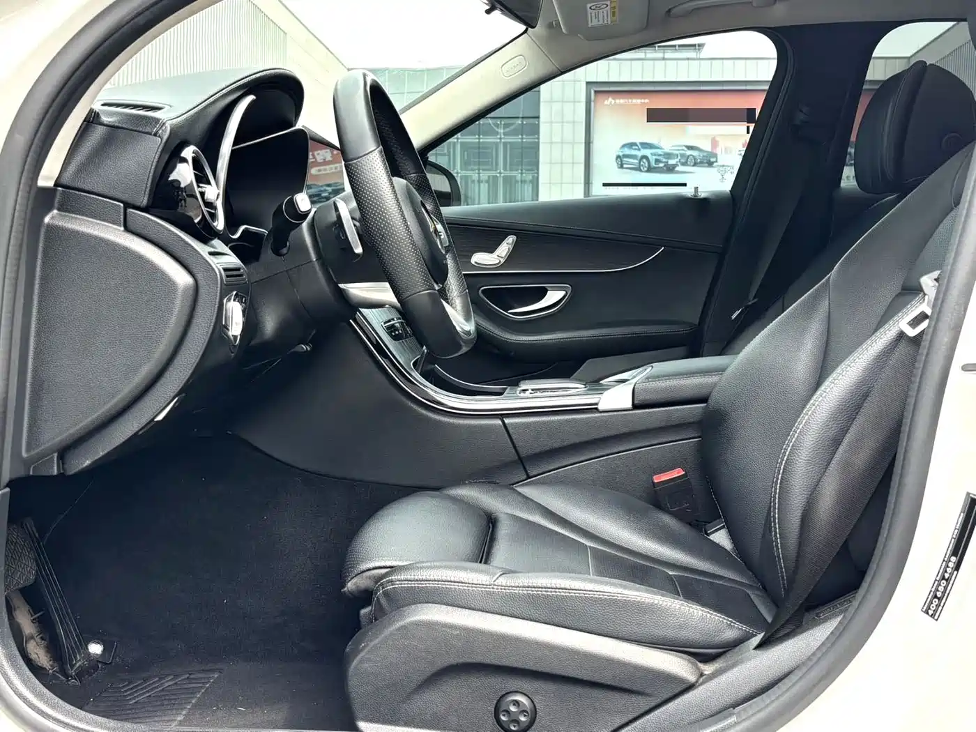 Photo 5 - Mercedes-Benz C-Class