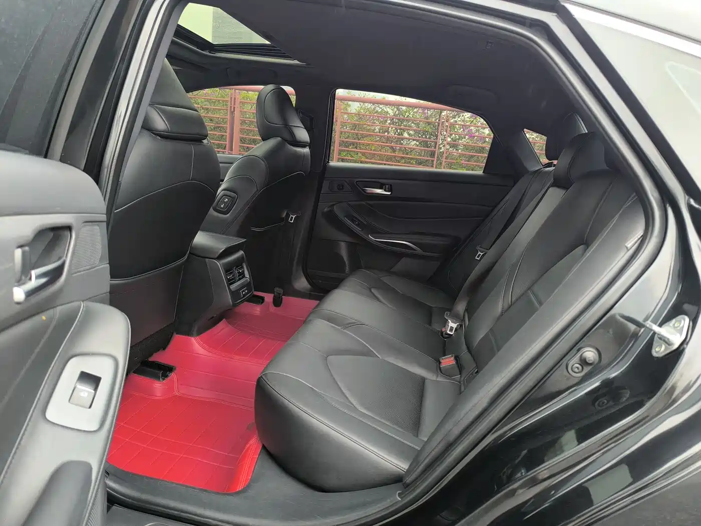 Toyota Avalon 2023 2.5L Luxury Edition фото 11