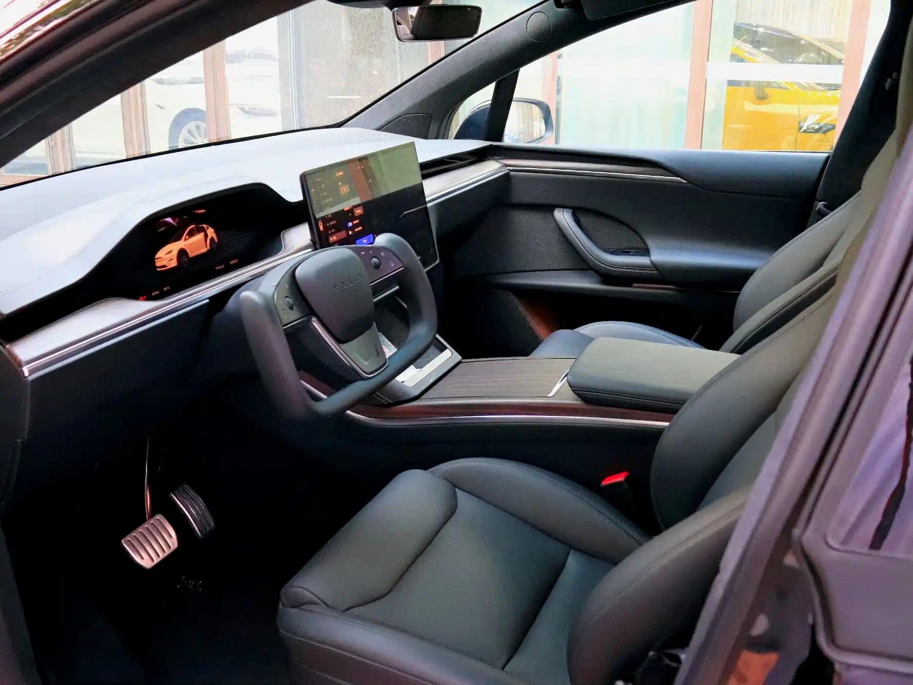 Фото 6 - Tesla Model X
