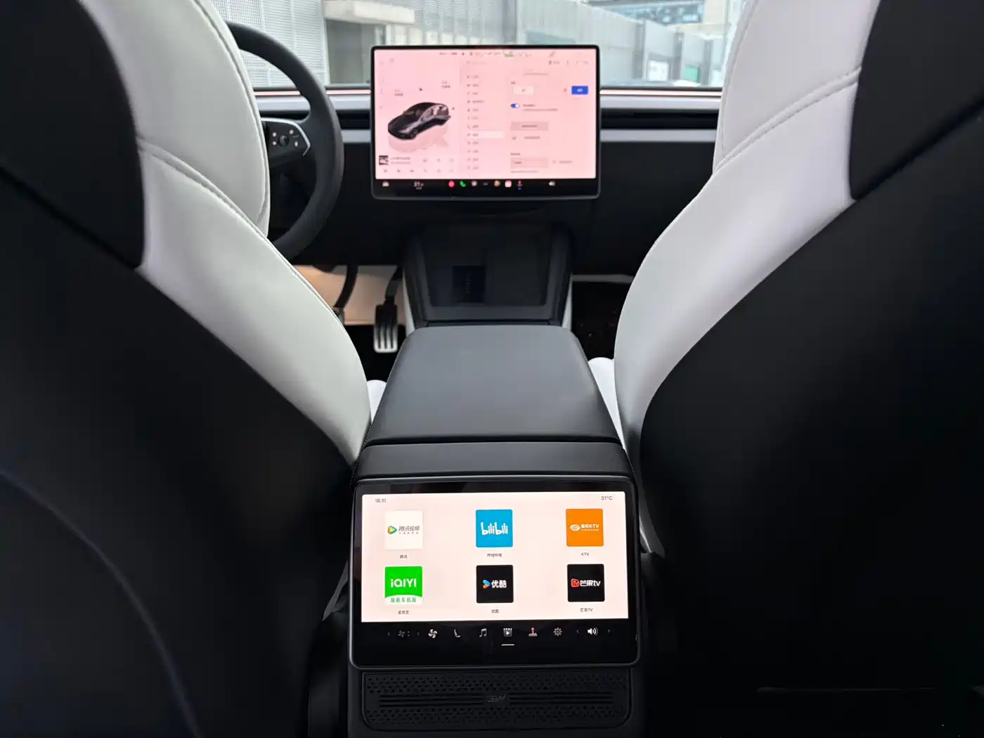 Фото 10 - Tesla Model 3