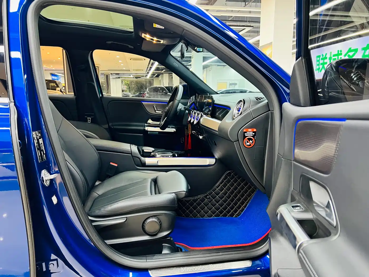 MERCEDES-BENZ GLB