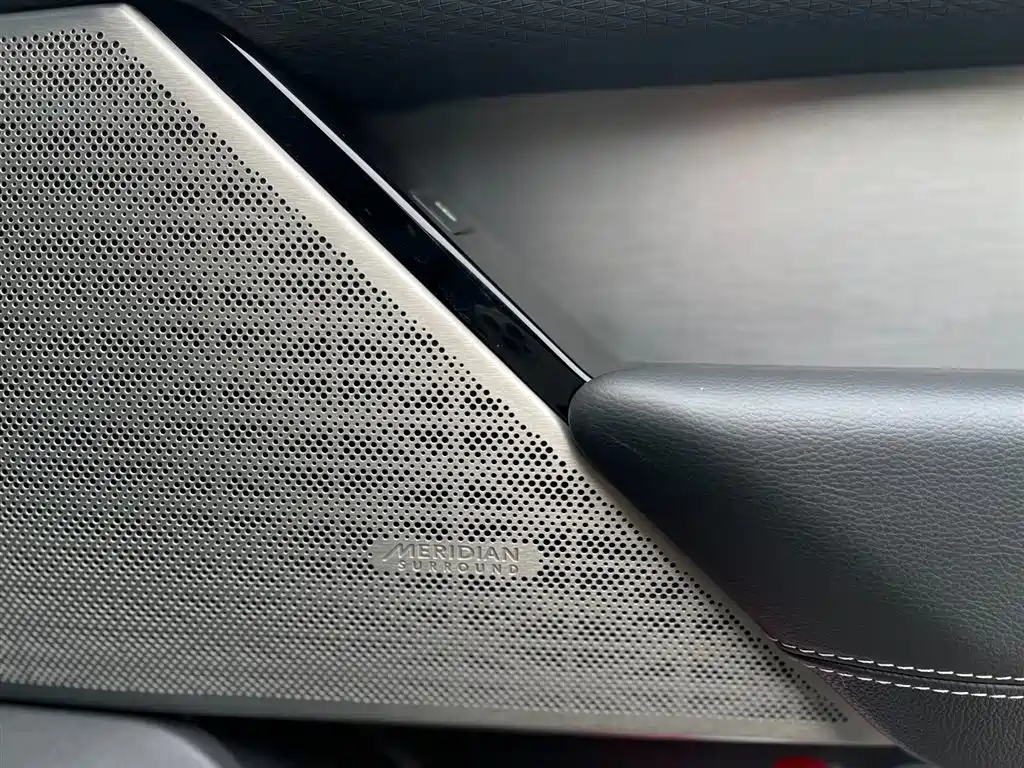 Land Rover Range Rover Velar 2018 P380 R-DYNAMIC SE фото 20