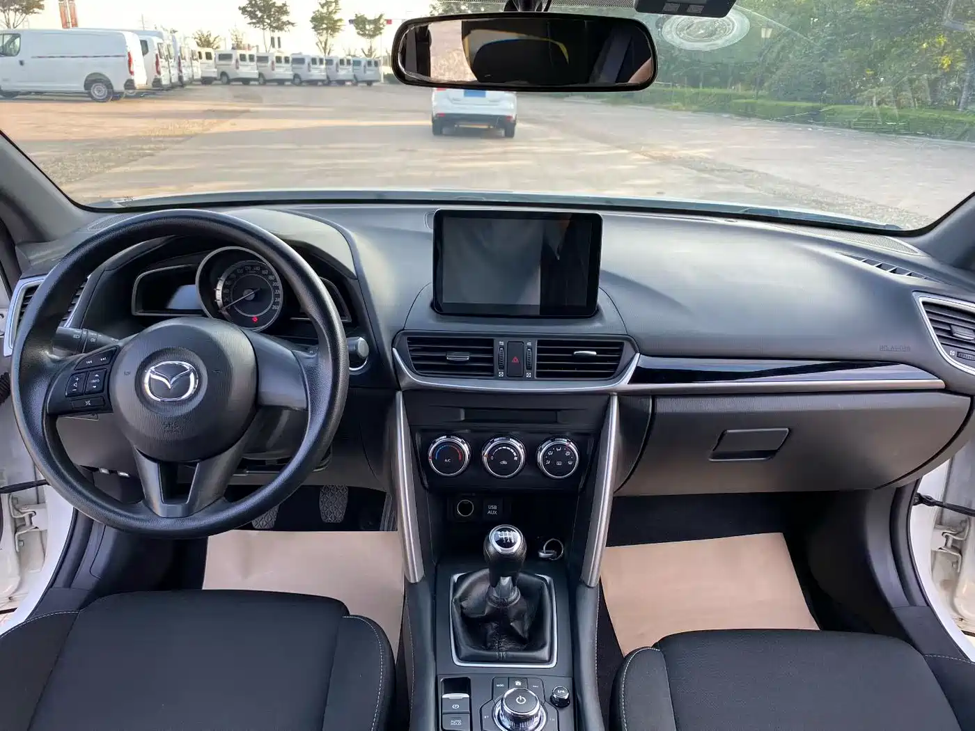 Photo 5 - Mazda CX-4