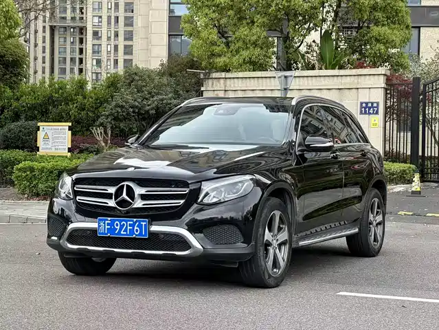 MERCEDES-BENZ GLC