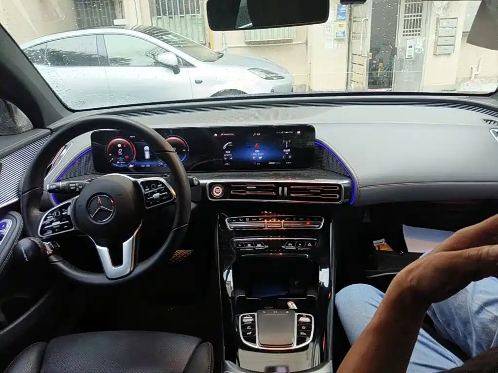 Mercedes-Benz EQC, миниатюра 11