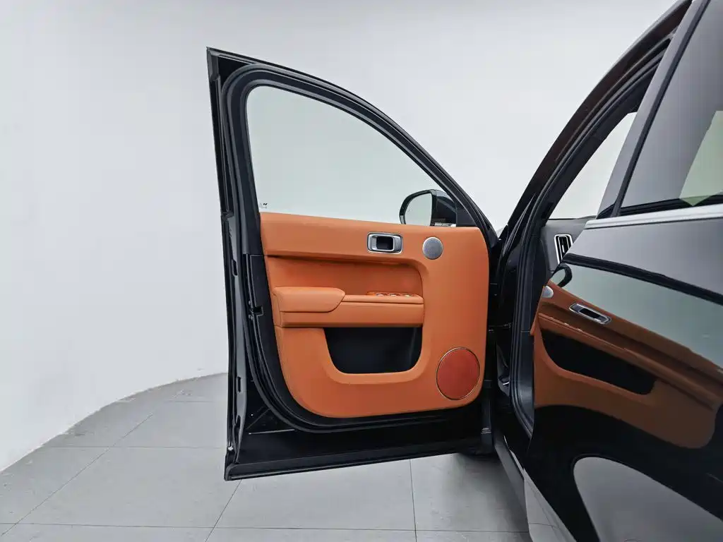 صورة 8 - Li Auto L8