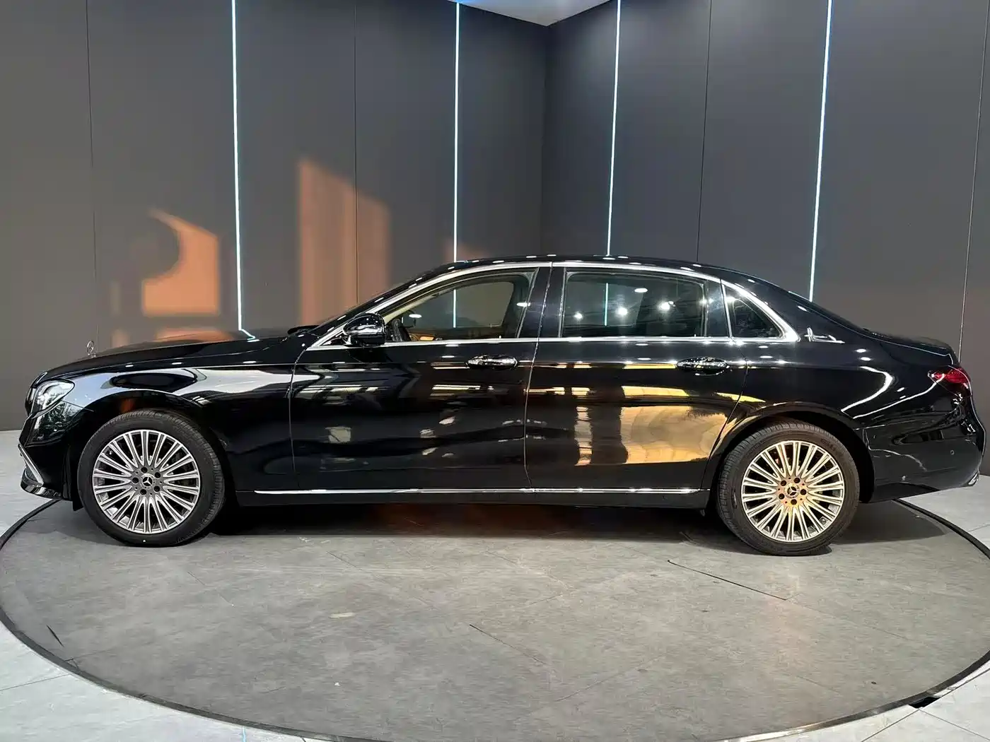 Mercedes-Benz E-Class 2022 Facelift III E 300 L Luxury фото 5