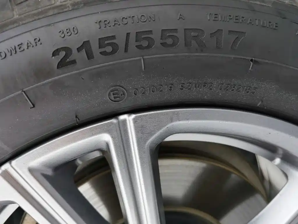 Geely Galaxy Galaxy L6 2025 2025 EM-i 140km Voyage Edition