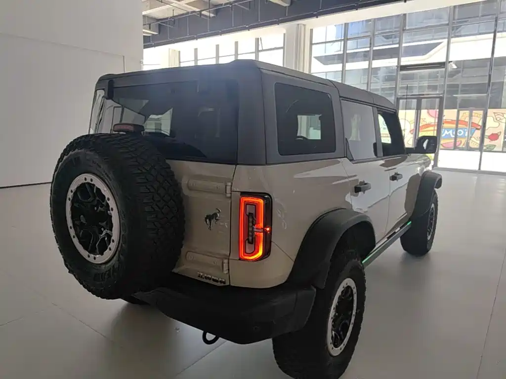 Ford Bronco 2025 2024 2.3T Badlands