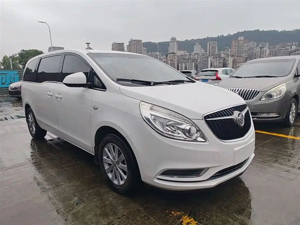 Buick GL8 2018 28T Comfort China VI фото 4