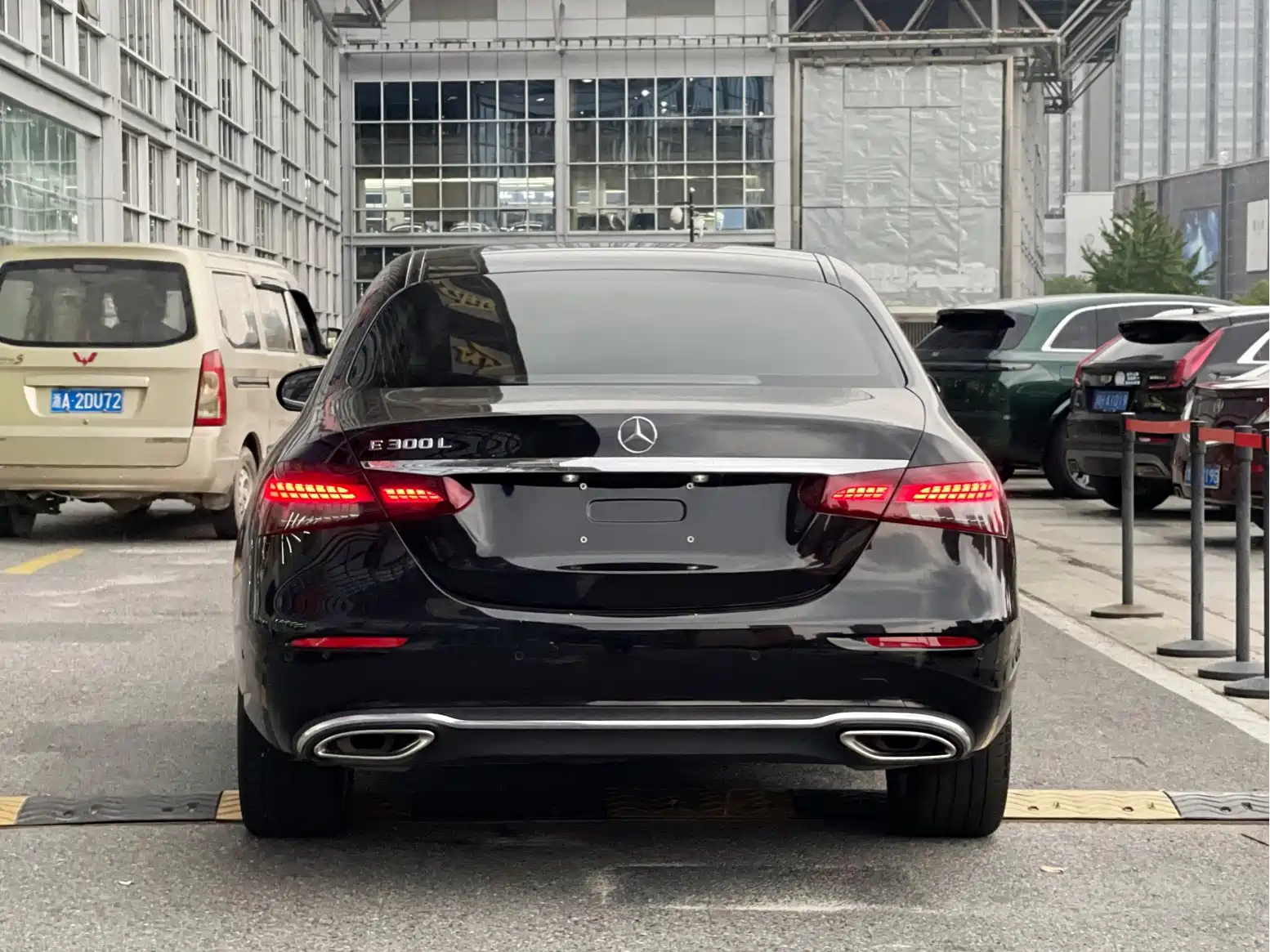 Фото 5 - Mercedes-Benz E-Class
