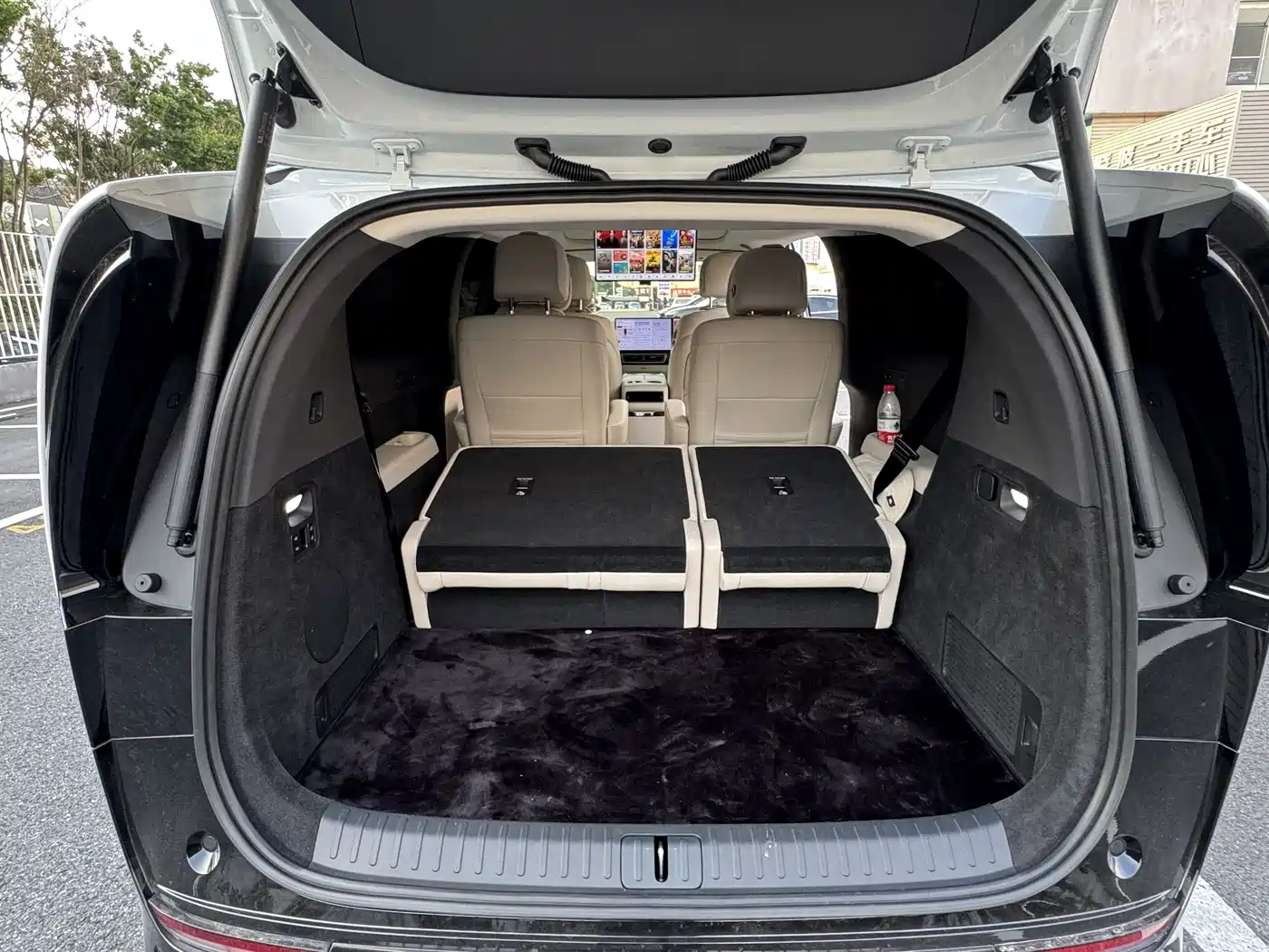 Li Auto MEGA 2025 2025 Model Home Family Special Edition