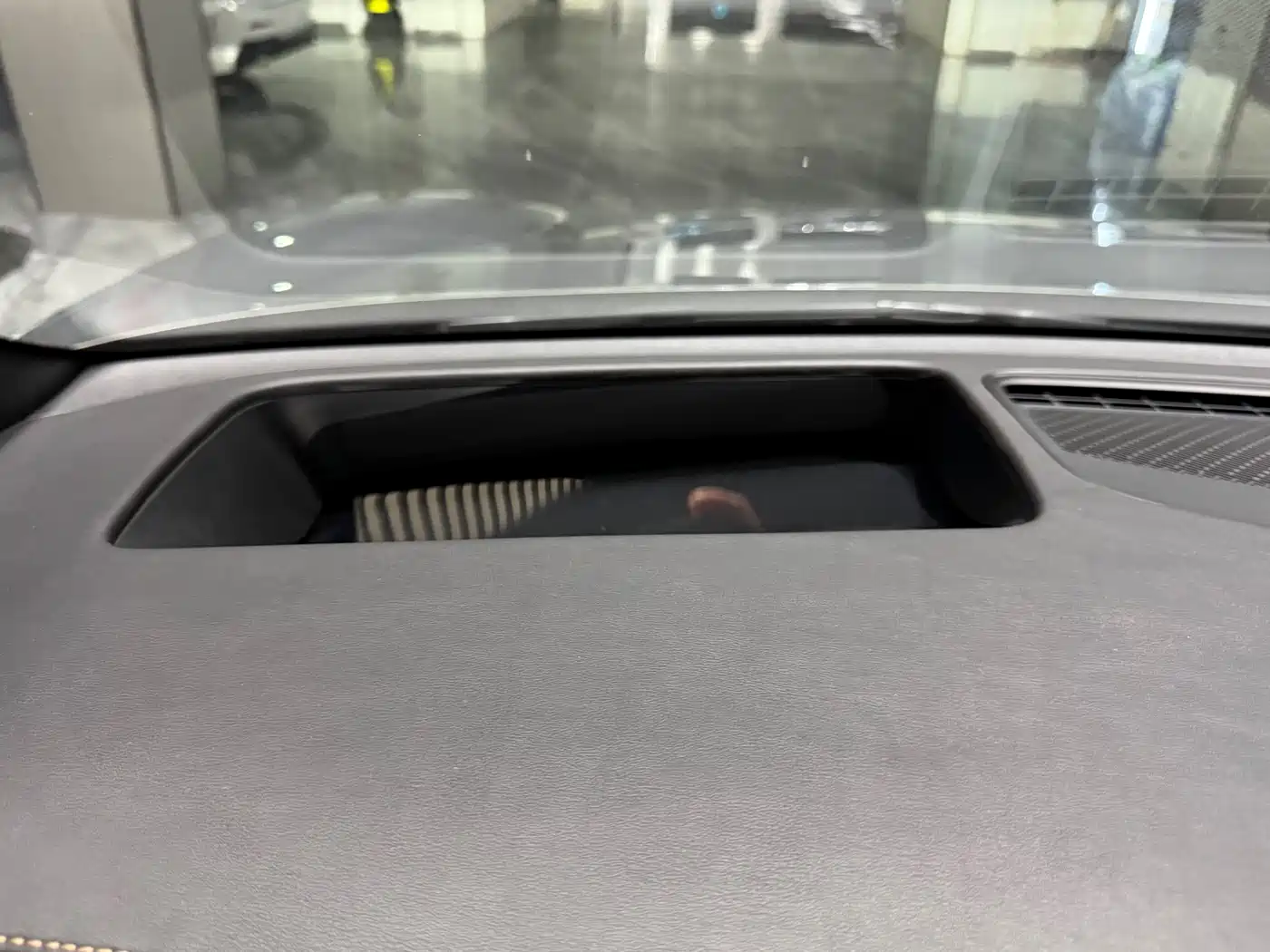 RISING AUTO FEIFAN R7