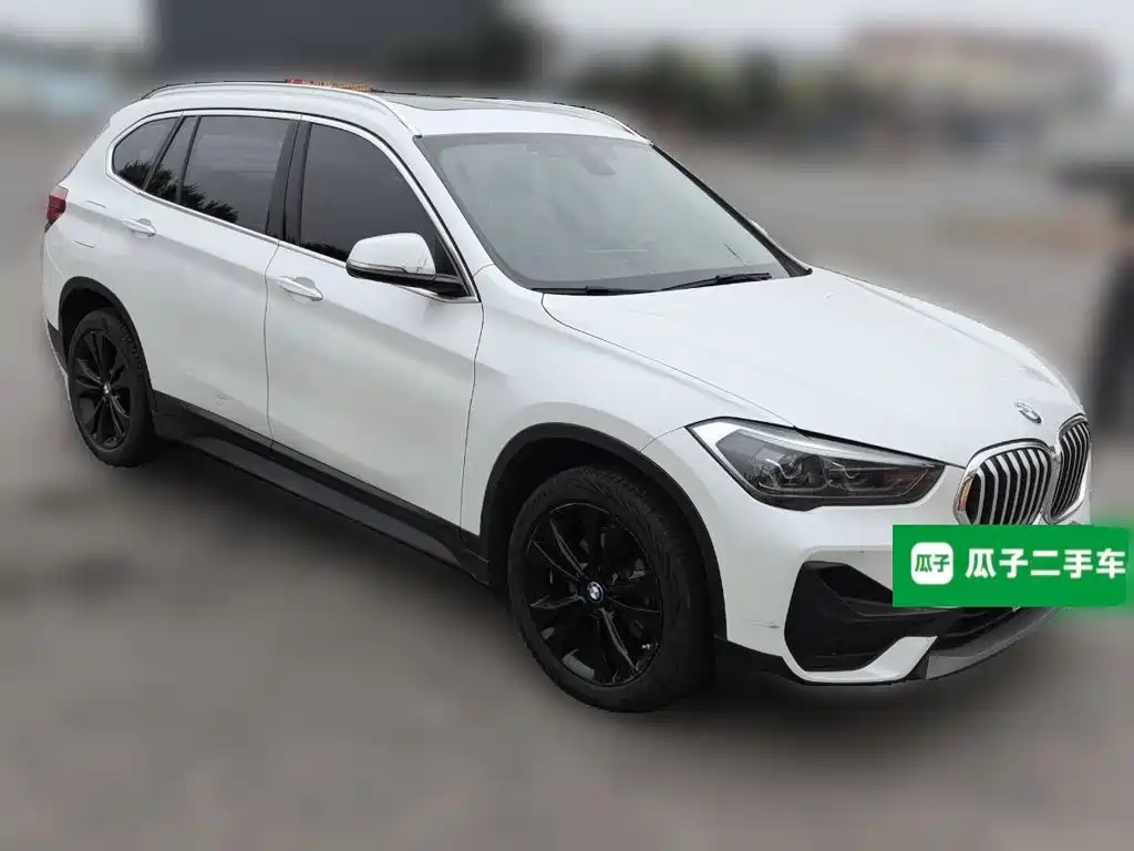 Фото 3 - BMW X1