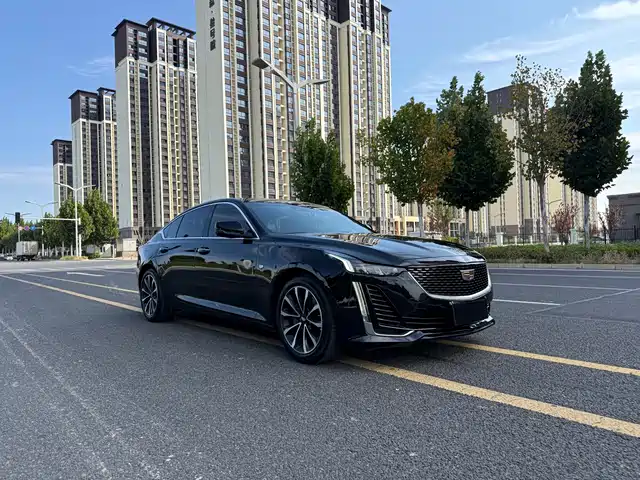 Cadillac CT5 28T, Премиум