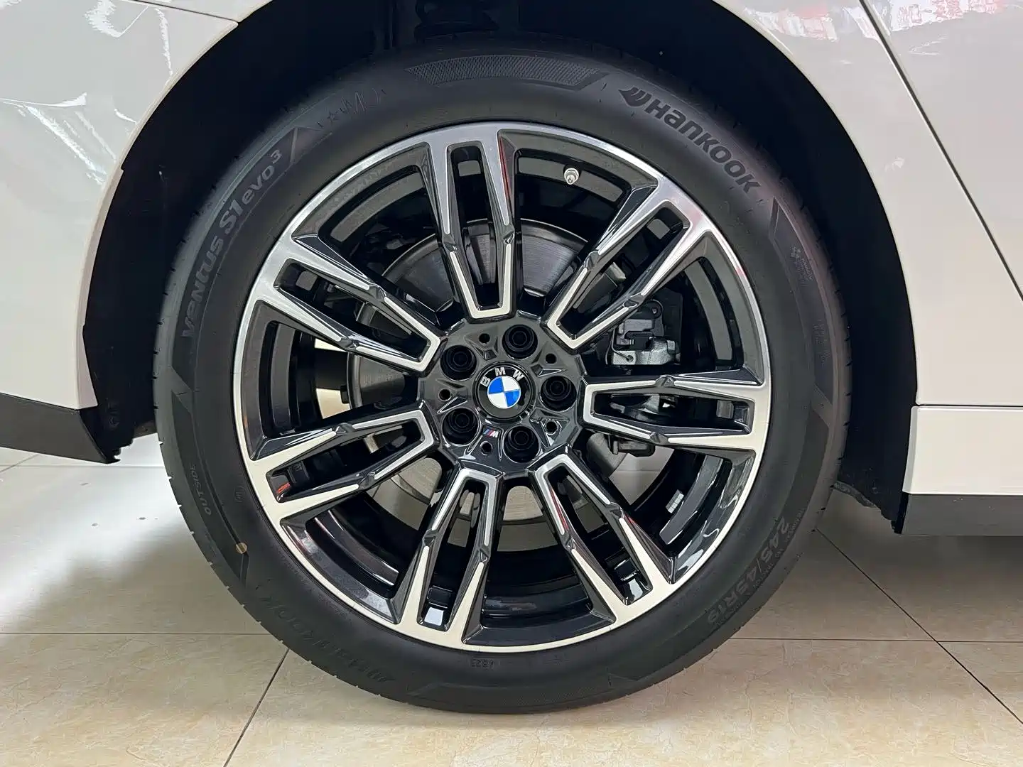 Photo 29 - BMW 5 Series