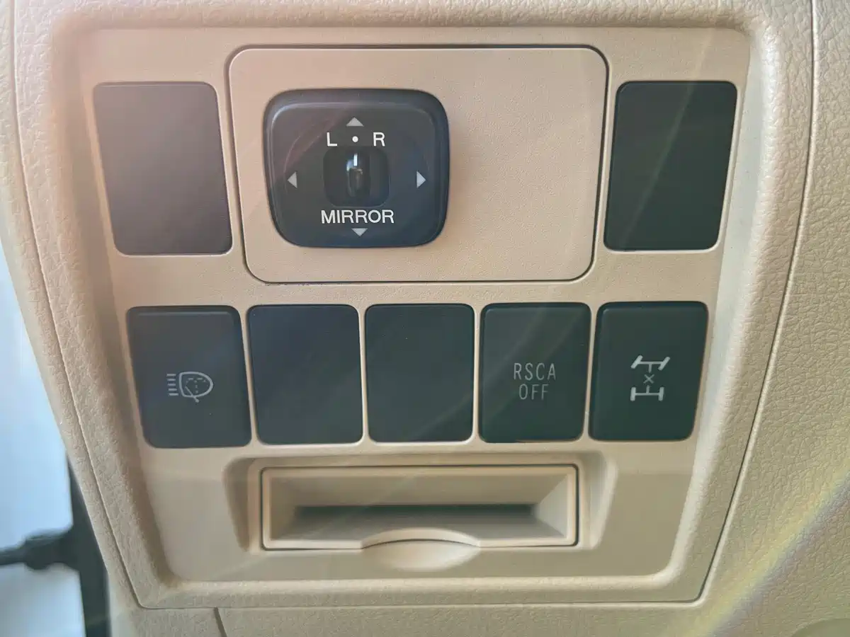 Toyota Land Cruiser 2012 4.0L Automatic VX фото 22