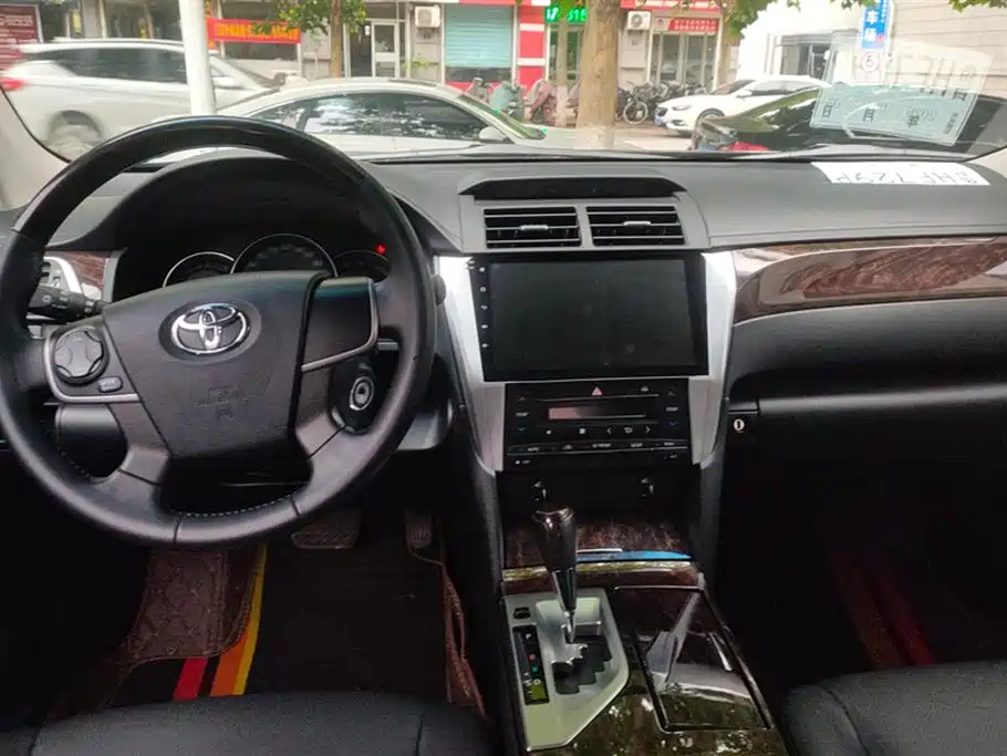 Toyota Camry 2015 2.0G Leading Edition фото 12
