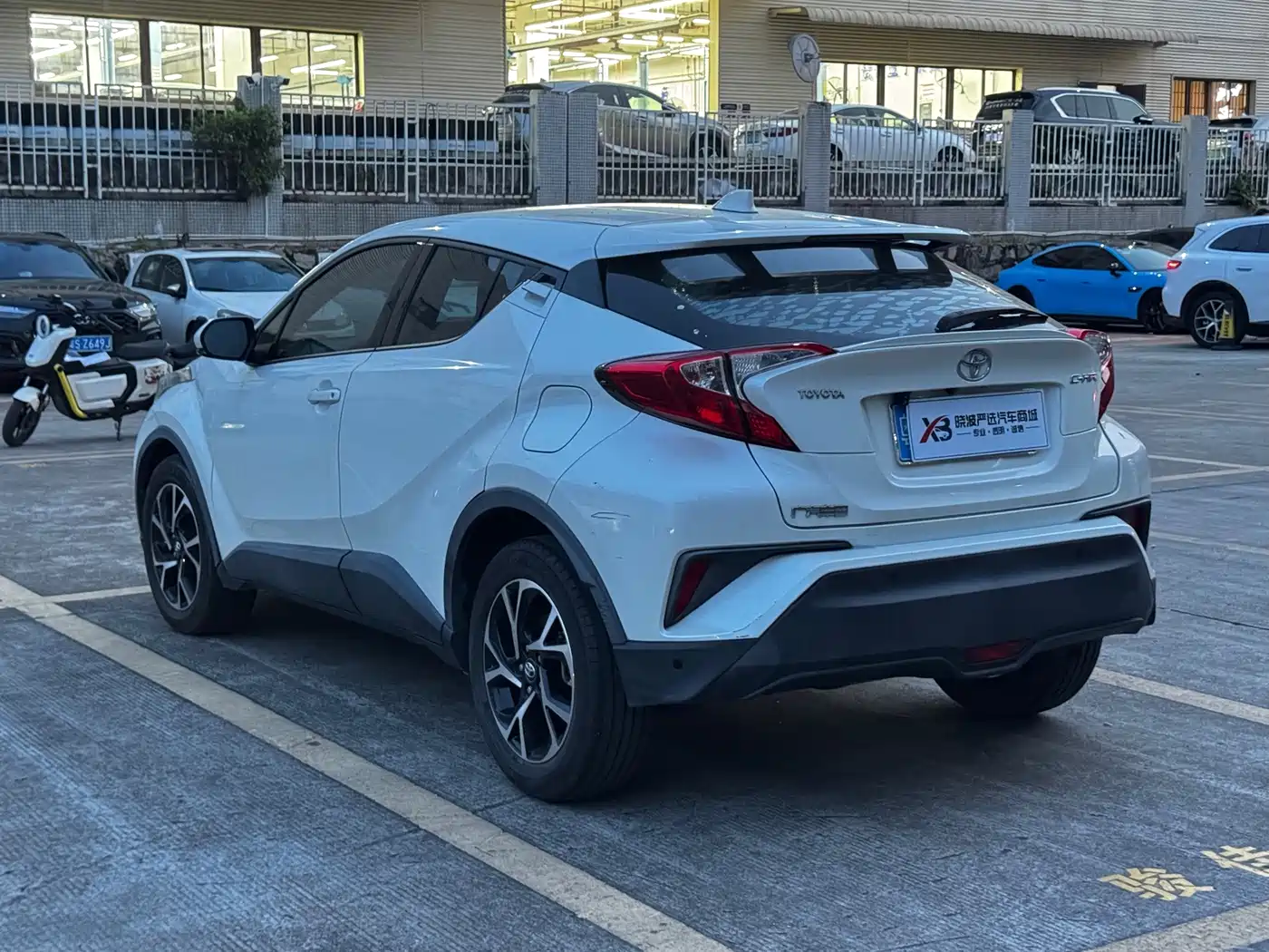 Toyota C-HR 2021 2020 Model 2.0L Leading