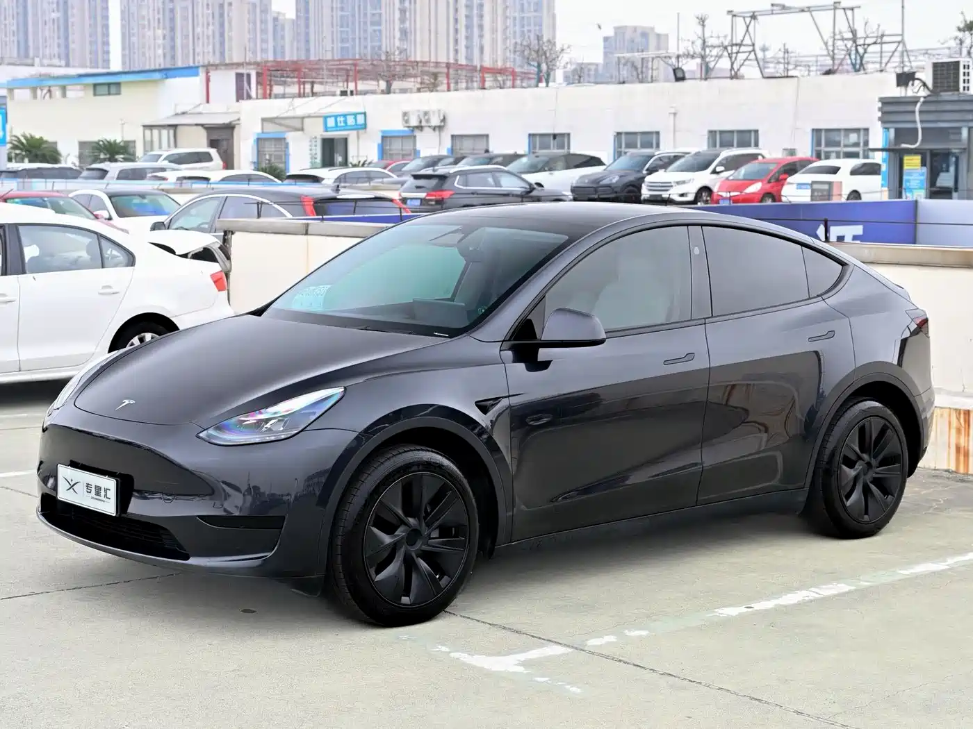 TESLA MODEL Y