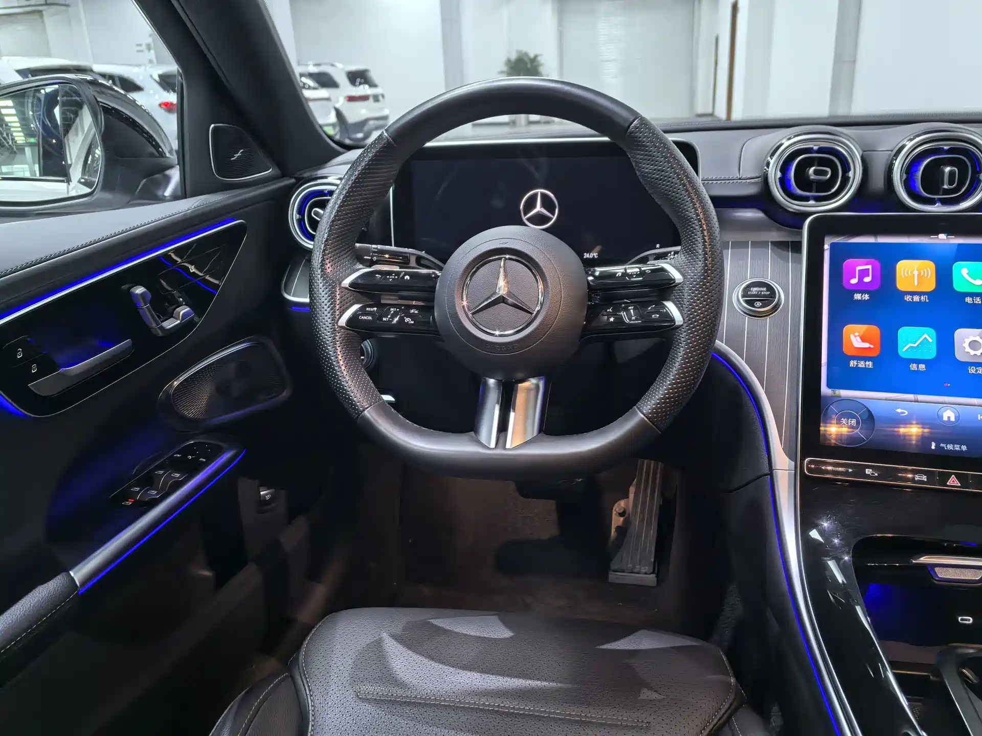 Photo 5 - Mercedes-Benz C-Class