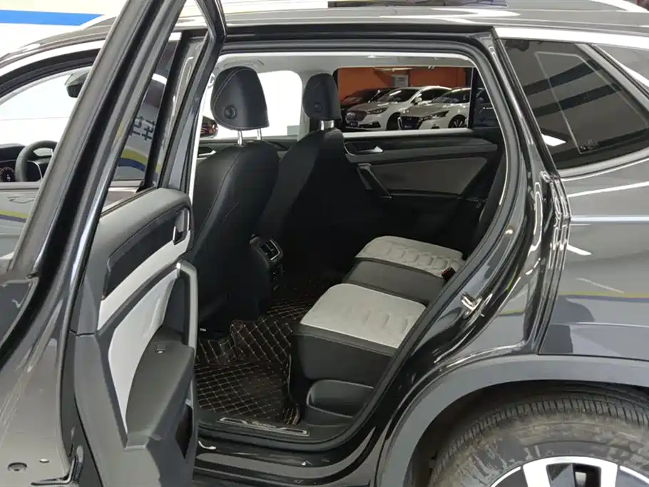 Volkswagen Tayron 2024 330TSI 2WD Luxury Plus Advanced фото 11