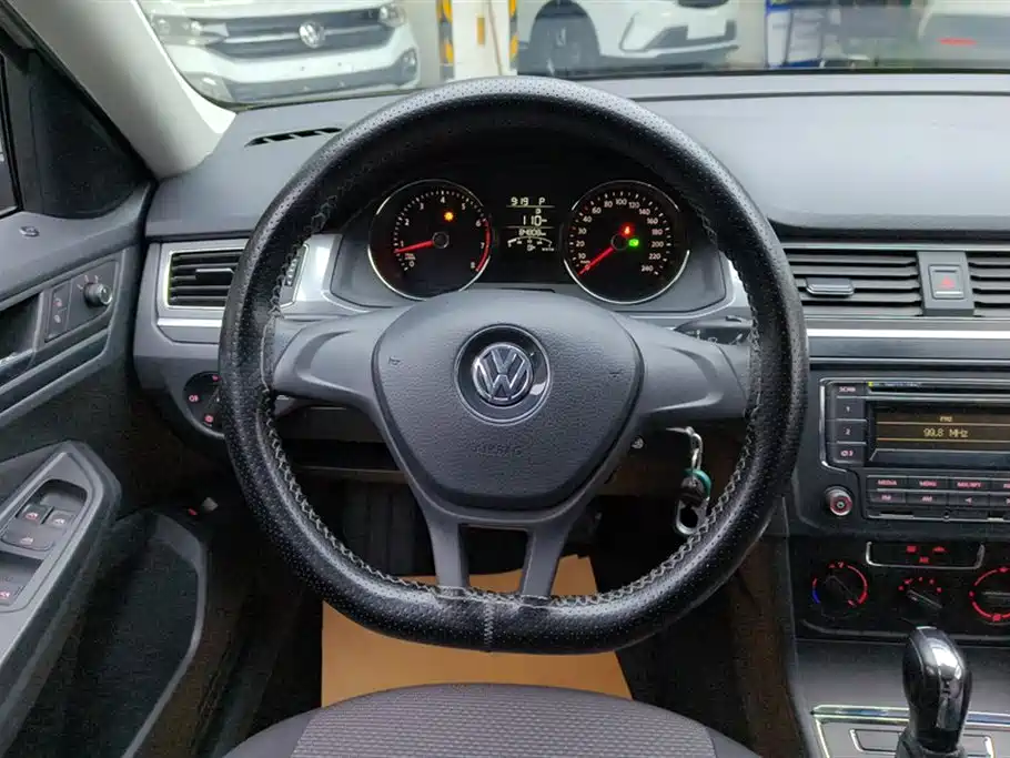Volkswagen Bora 2018 1.5L Automatic Fashion фото 15