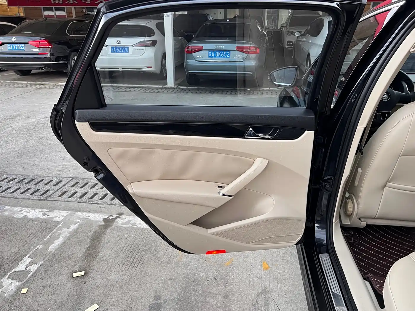 Volkswagen Passat 2014 1.8TSI DSG Executive Edition фото 10