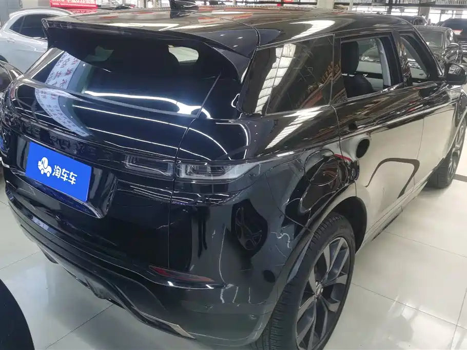 Land Rover Range Rover Evoque 2023 Range Rover Evoque L 249PS Corinthian Bronze Special Edition фото 3