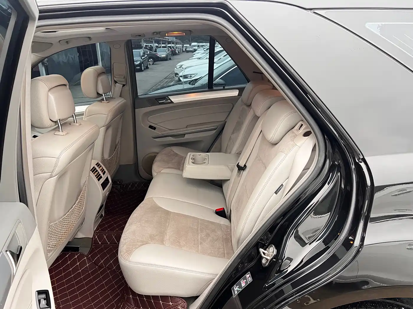 Mercedes-Benz M-Class 2010 ML 300 4MATIC фото 11