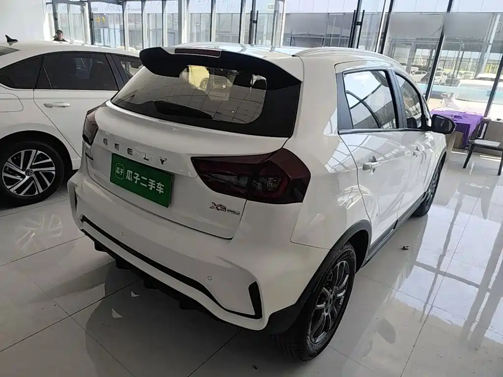 Photo 7 - Geely Vision X3