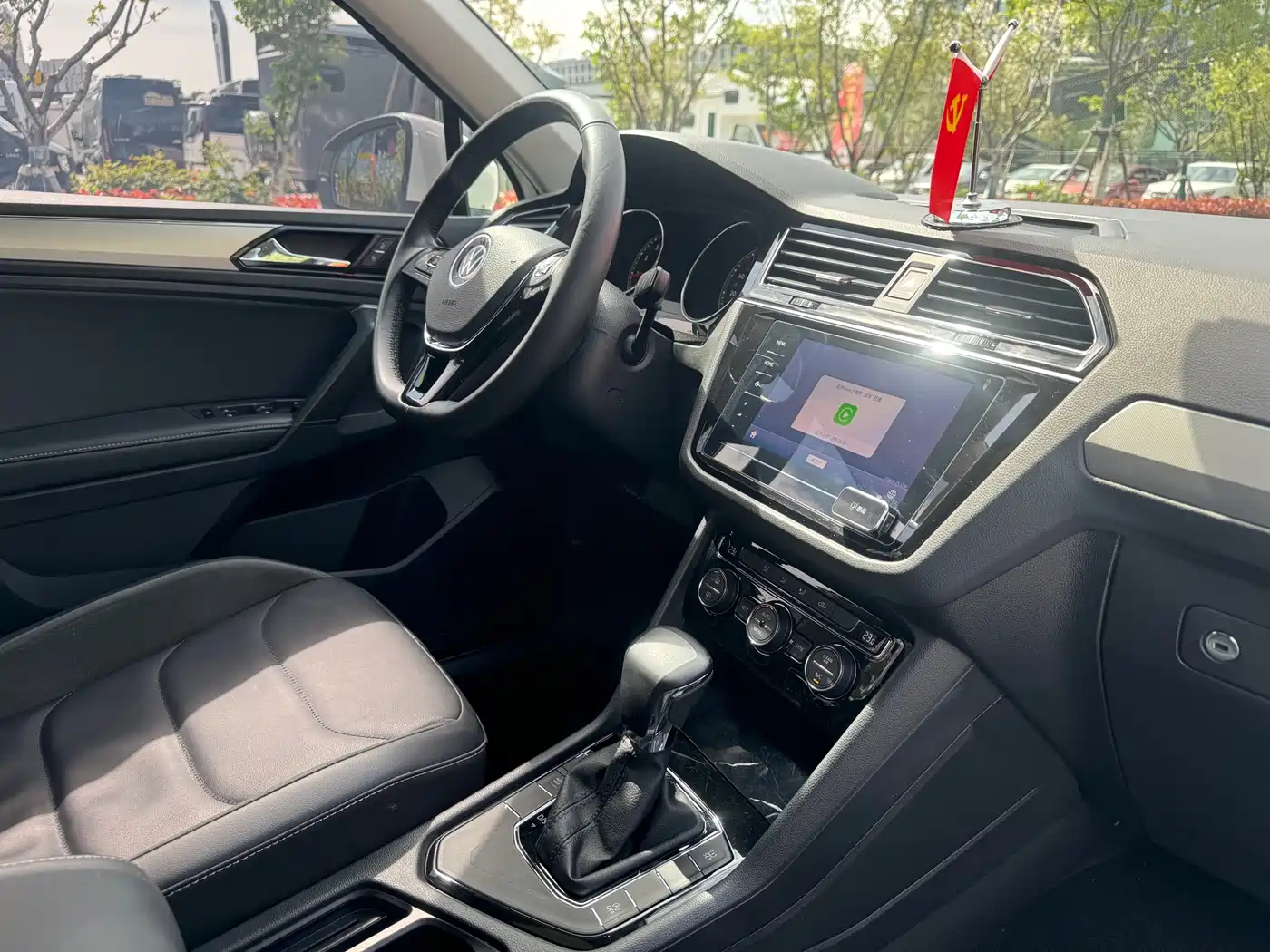 Volkswagen Tiguan L 2021 330TSI Automatic 2WD Smart фото 11