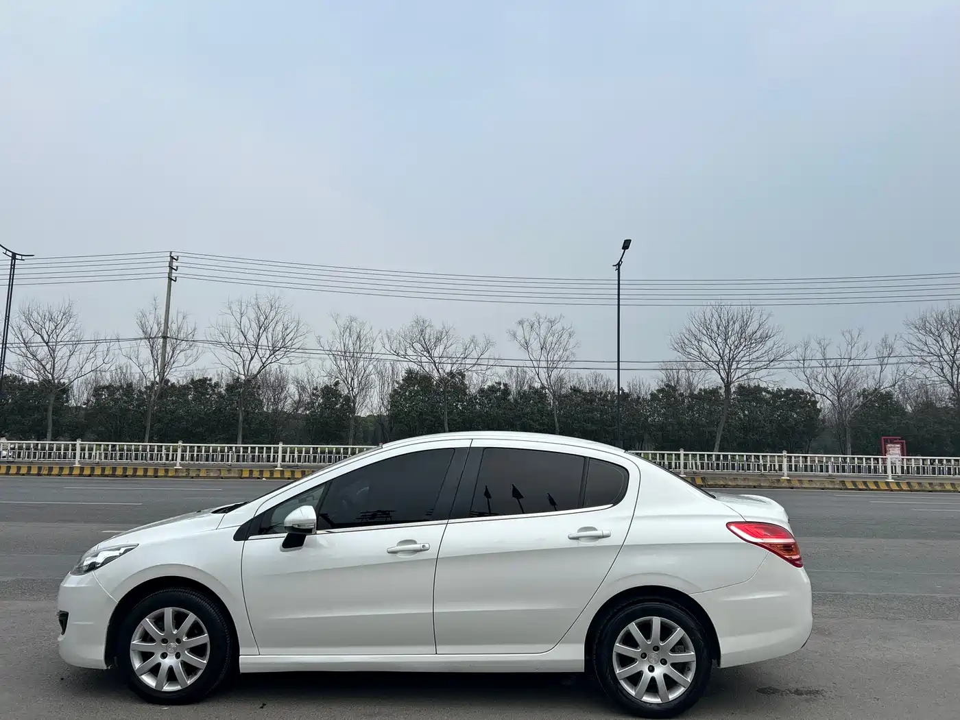 Peugeot 308 2014 Model Joy Edition Classic 1.6L Manual Superior Style фото 2