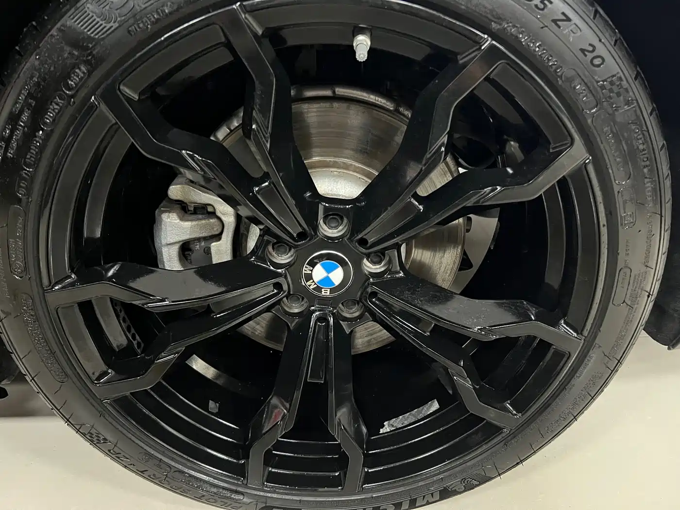 BMW 7 Series 2021 Model 740Li xDrive Executive M Sport Package фото 13