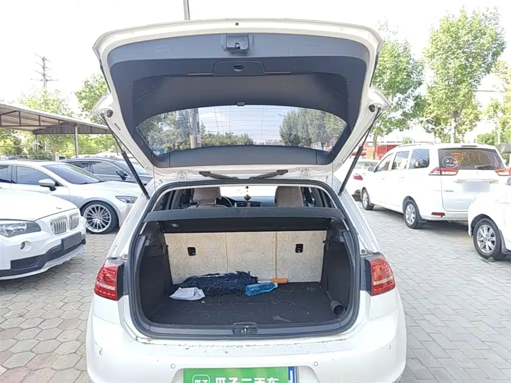 Volkswagen Golf 2016 1.6L Automatic Comfort фото 19