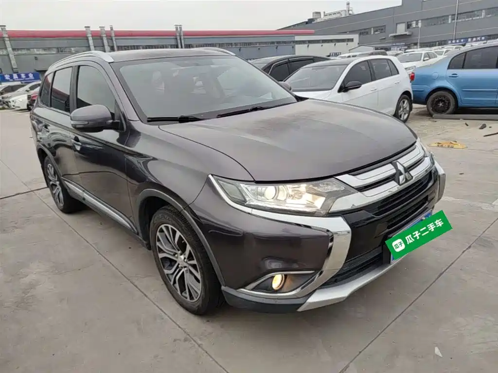 Mitsubishi Outlander 2018 2.0L 2WD Glory Edition 5-seater фото 4