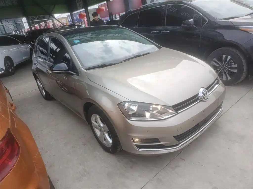 Volkswagen Golf 2017 230TSI Auto Comfort Millionth Anniversary Edition фото 4
