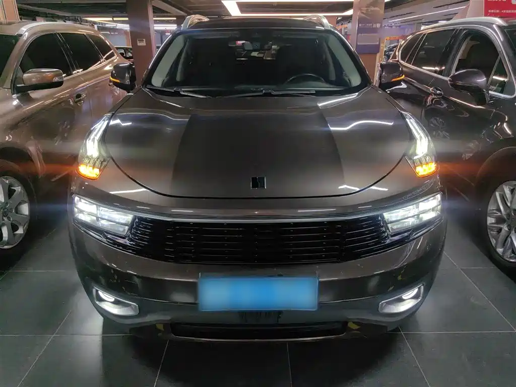 Lynk & Co 01 2017 2.0T 2WD Pro Version фото 3