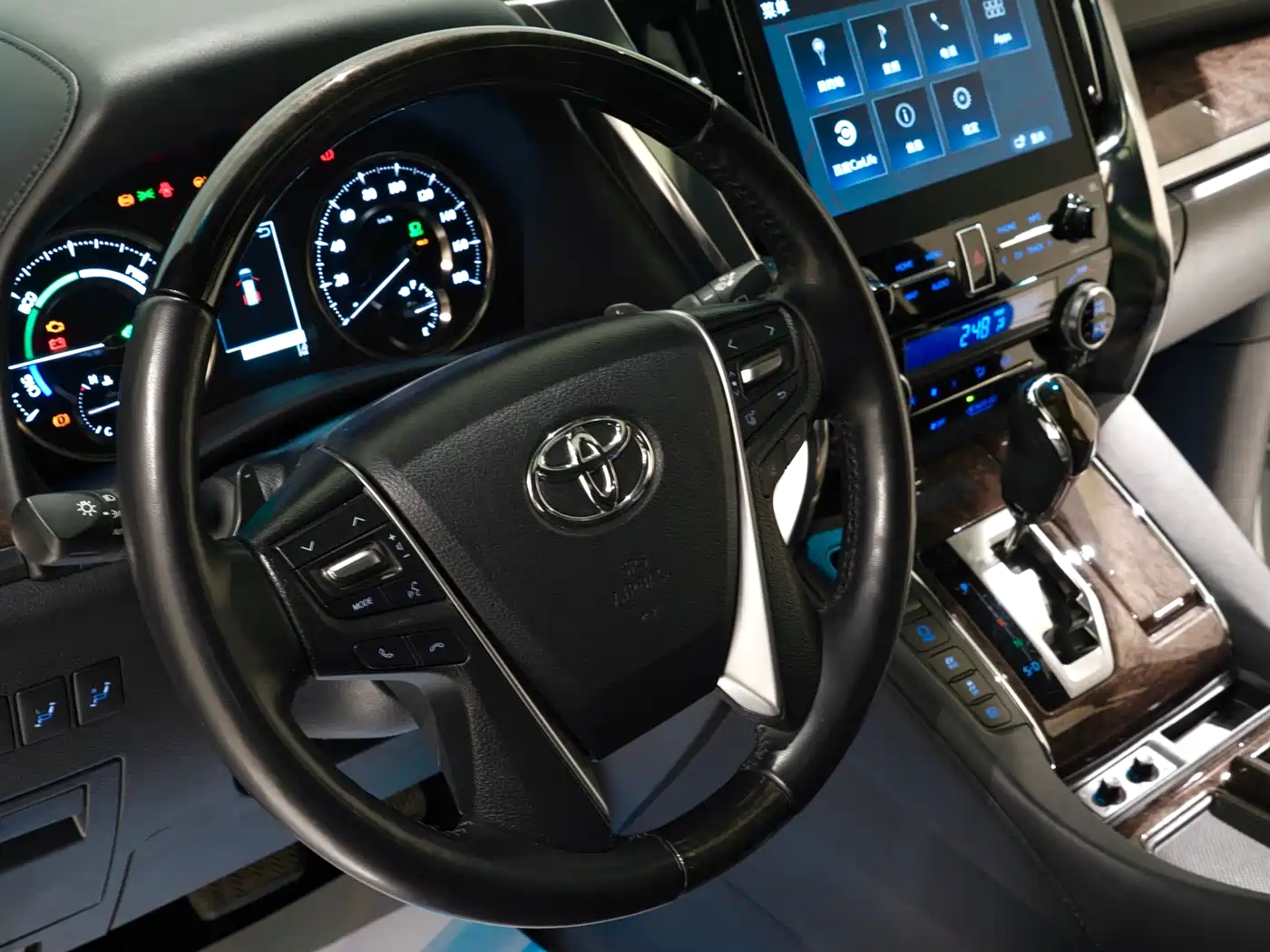 Toyota Alphard 2021 Hybrid 2.5L Premium фото 3