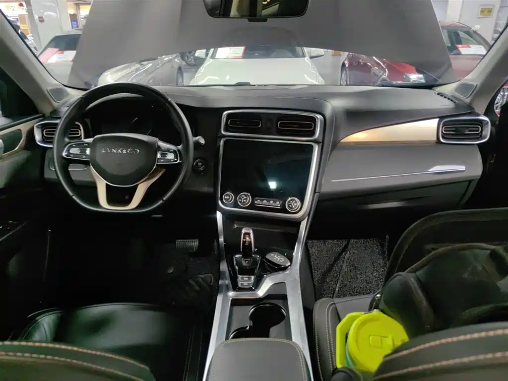 Lynk & Co 01 2017 2.0T 2WD Pro Version фото 10