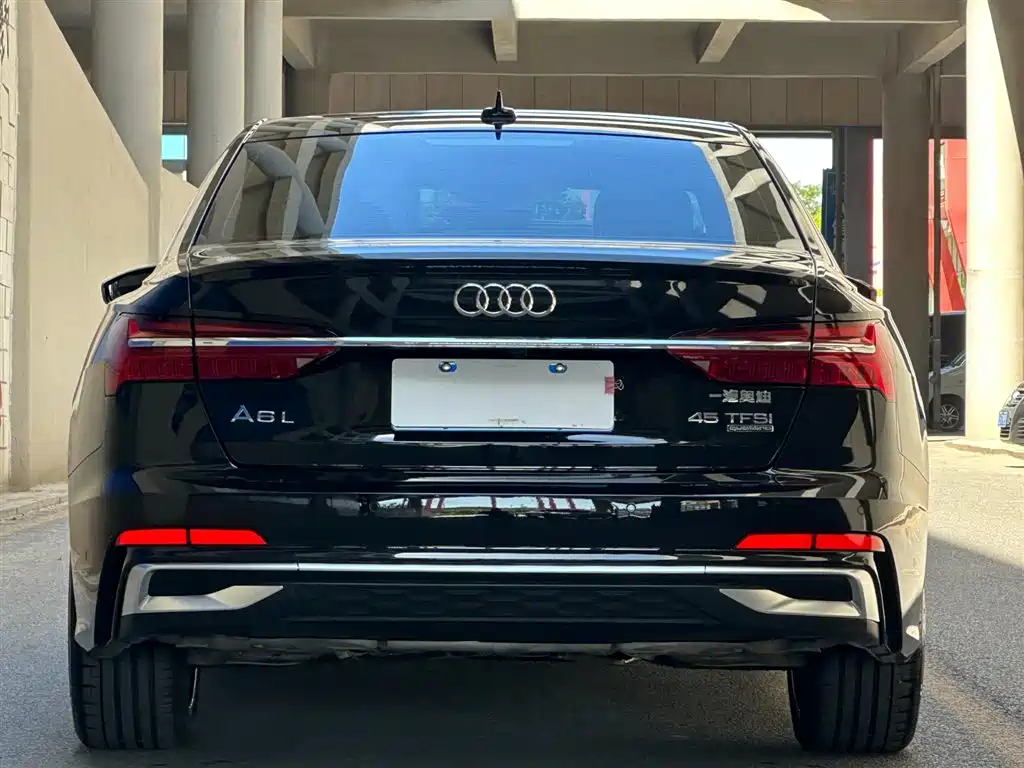 Audi A6L 2025 45 TFSI quattro Premium Sport фото 4