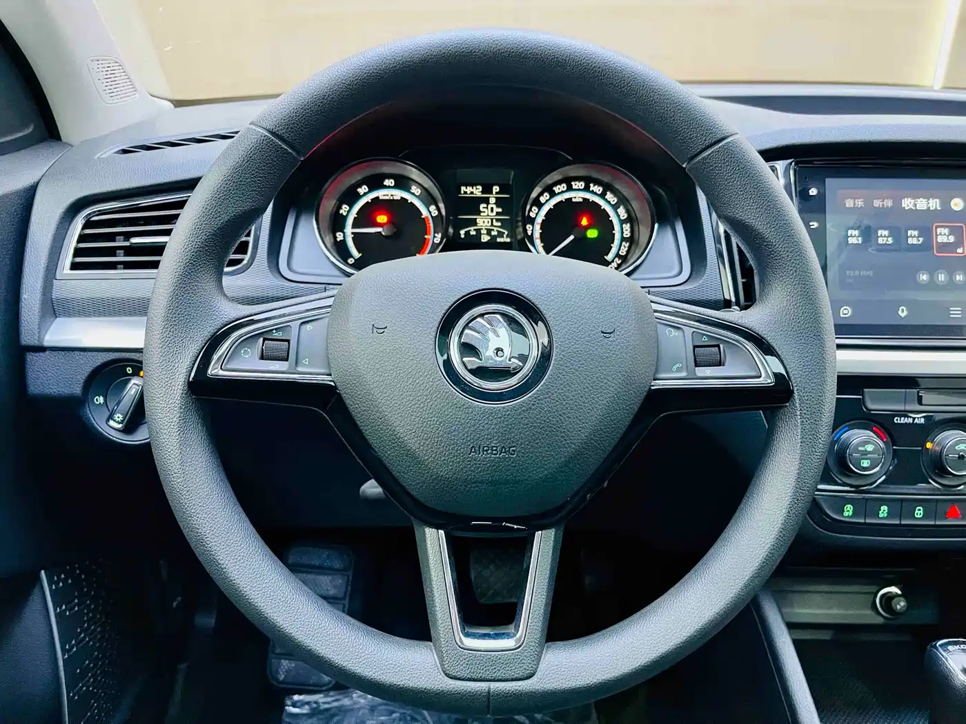 Škoda Kamiq 2023 Facelift 1.5L Auto Comfort Edition фото 11