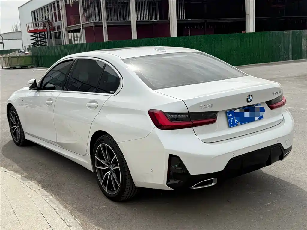 BMW 3-SERIES